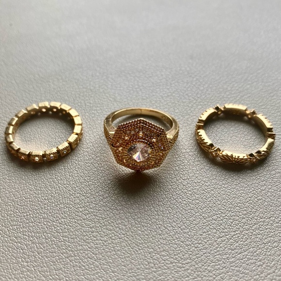 White Sapphire Engagement Rings - Picture 2 of 4